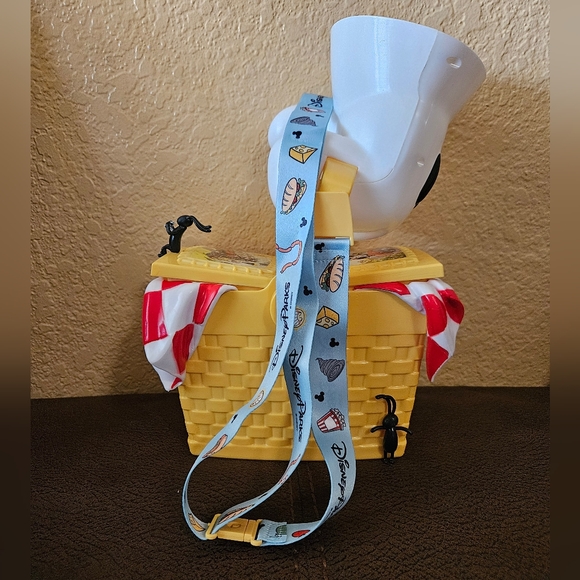 NEW Disney Mickey Mouse Picnic Basket - Picture 2 of 7